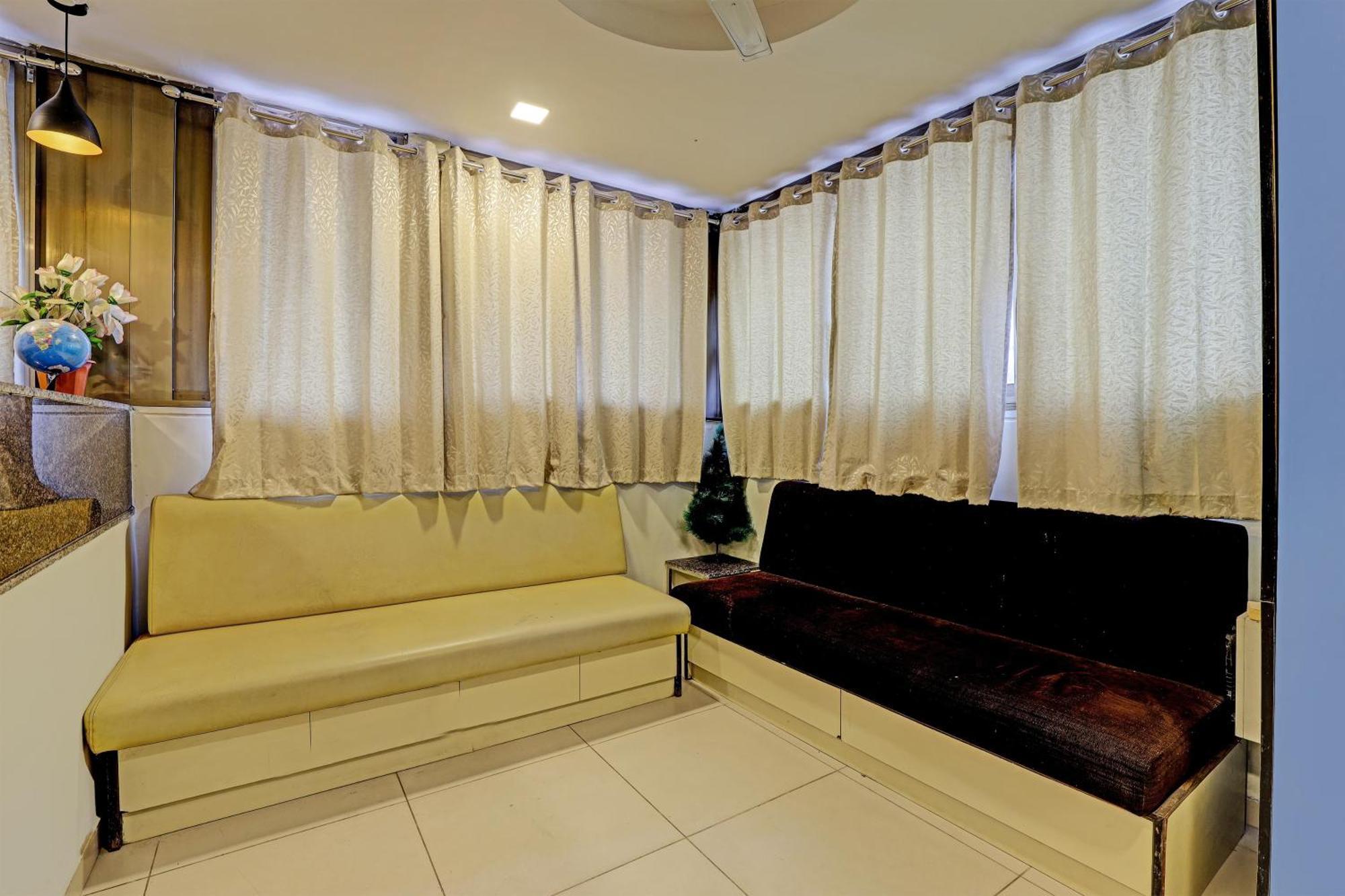 Hotel O Alexa أحمد أباد المظهر الخارجي الصورة